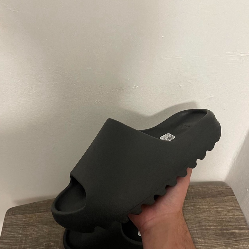 Yeezy slides onyx